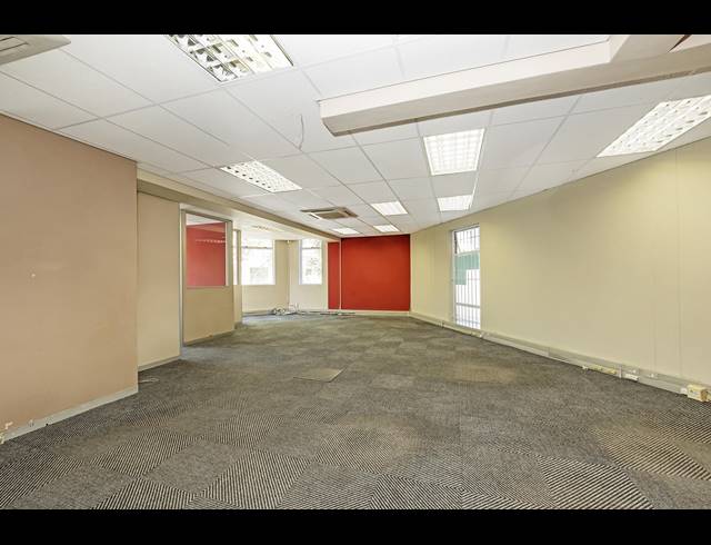 171M² OFFICE TO LET IN TYGER WATERFRONT